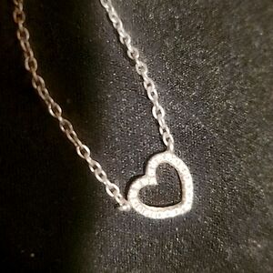 DIAMOND HEART NECKLACE